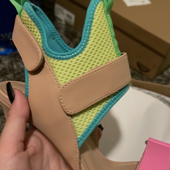 BRAND NEW STEVE MADDEN VIRTUAL TAN/ MUTLI HEELS SIZE 6. MOTIVATED SELLER - Picture 11 of 13